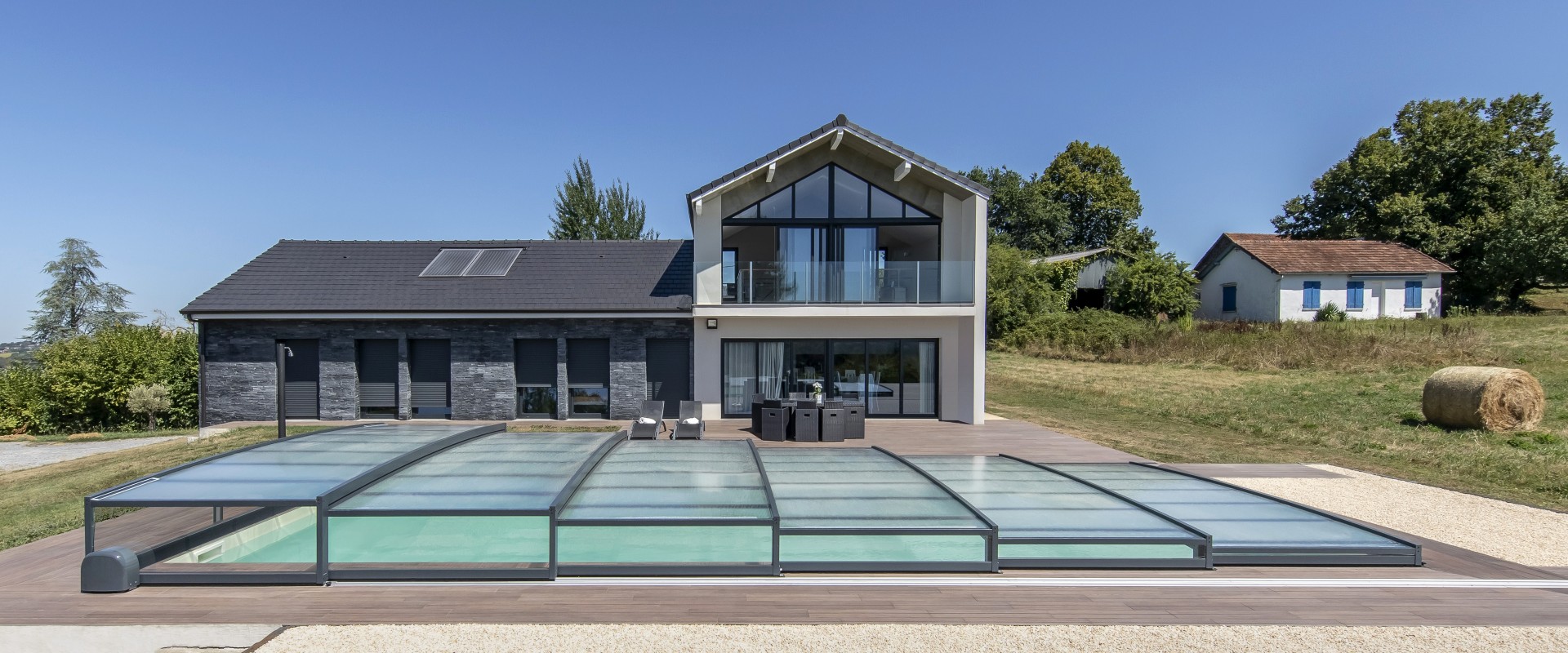 Abri de piscine ultra bas Lucio