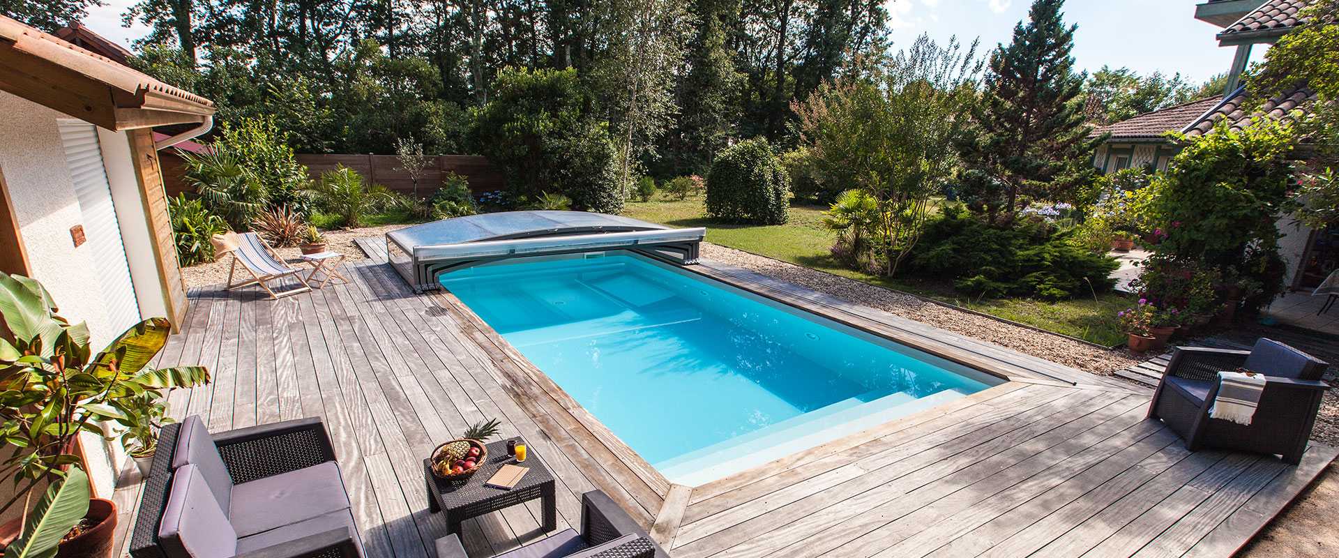 abri-piscine-telescopique-stretto-ouvert