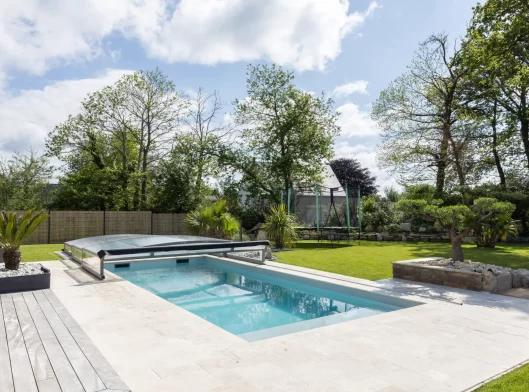 couverture de piscine bas