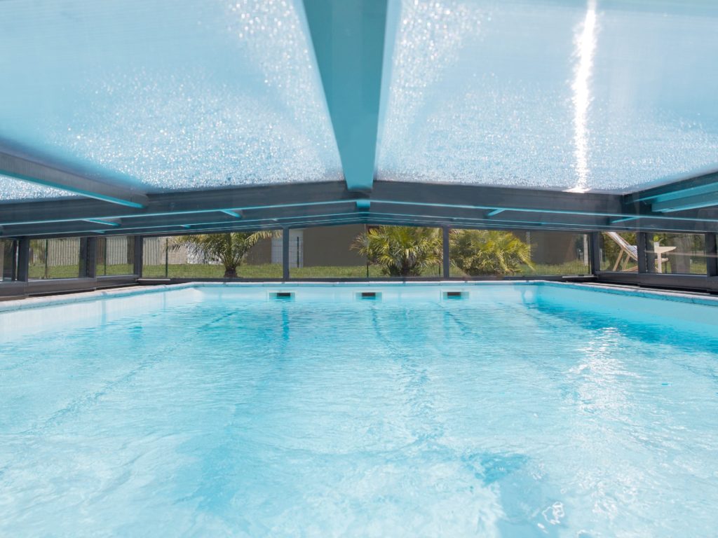 Eau de piscine laiteuse comment la traiter ? Abrideal